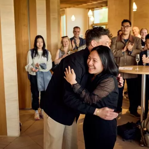 Inez hugging Greg - TOM 2026