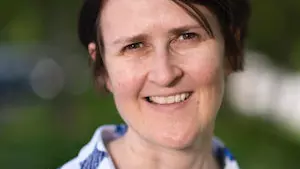 Photo of Ros Deegan