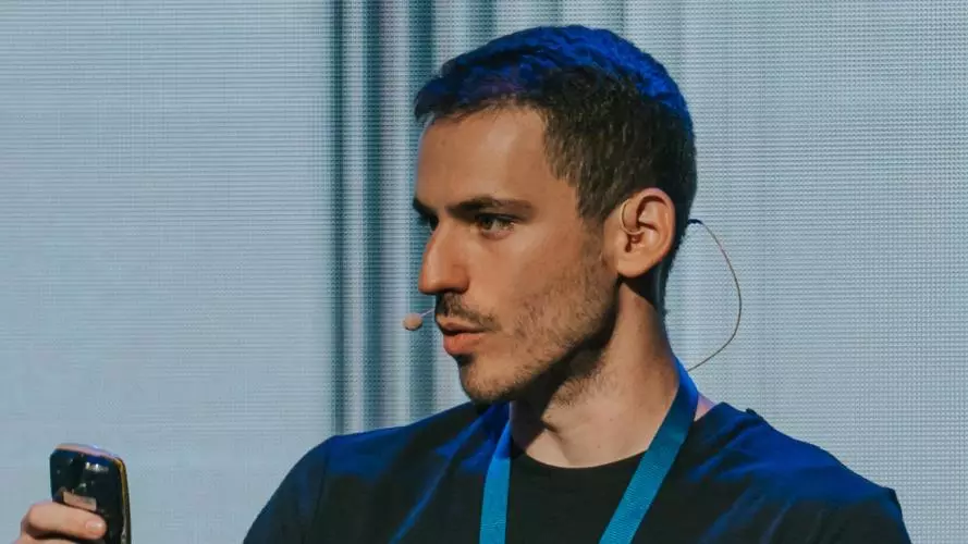 evangelos mantas headshot