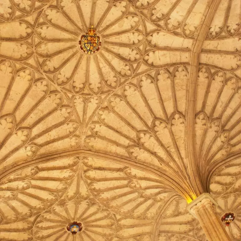 ORNATE CEILING ABOVE THE STEPS LEADING TO THE GREAT HALL, CHRIST CHURCH COLLEGE