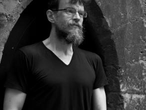 dan holloway headshot