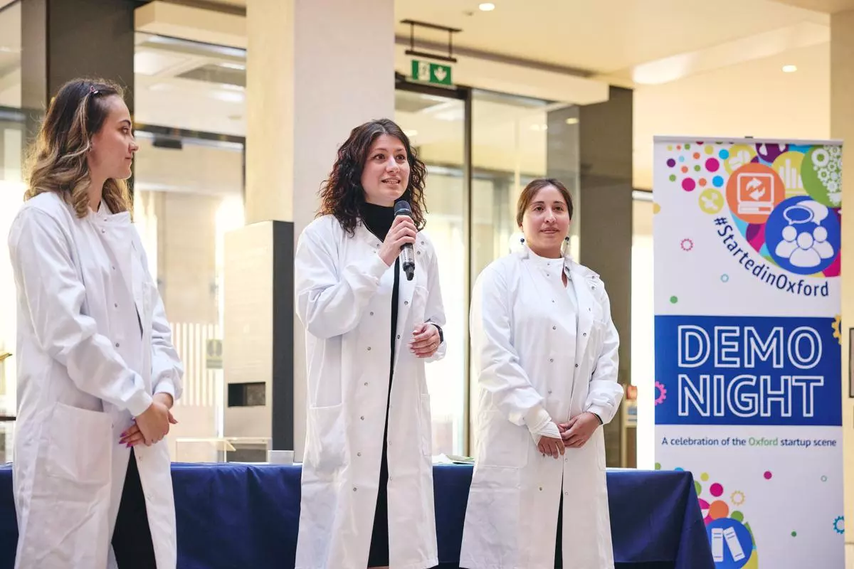 The Biofragment team pitching at the 2024 #StartedinOxford Demo Night event